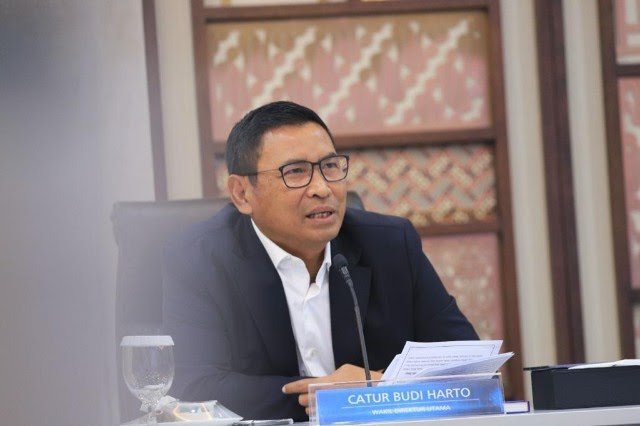 Mantan Wakil Direktur Utama PT Bank Rakyat Indonesia (Persero) Tbk Catur Budi Harto sebagai tersangka